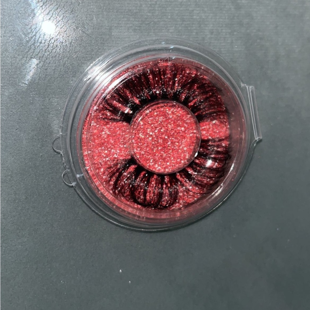 Brand new pair of lashes
